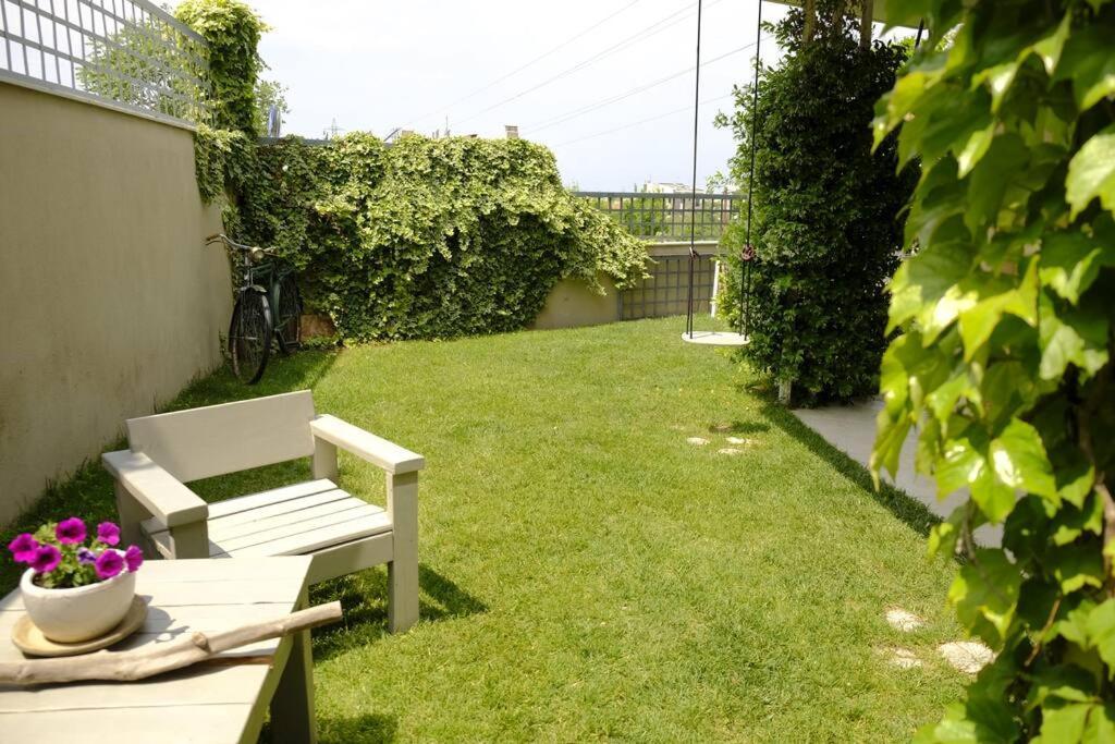 Apartment With Garden In Thessaloniki. Eksteriør bilde