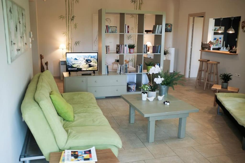 Apartment With Garden In Thessaloniki. Eksteriør bilde