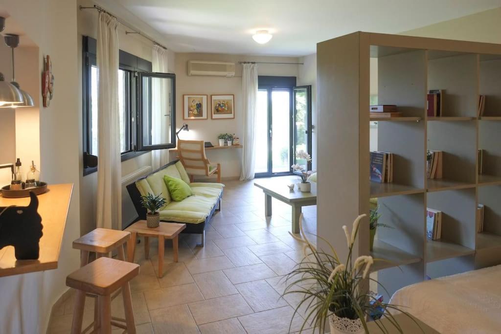 Apartment With Garden In Thessaloniki. Eksteriør bilde